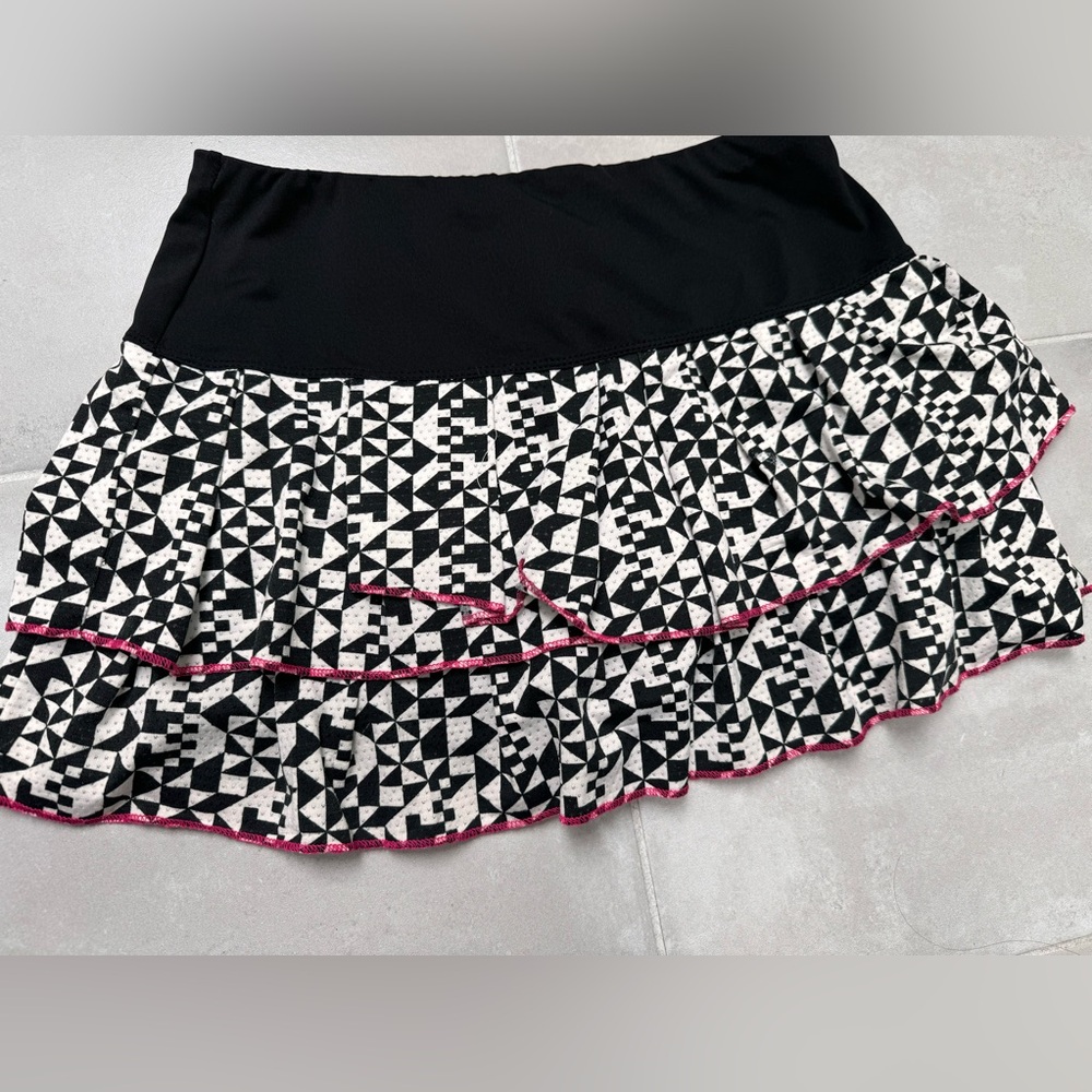 Lucky in Love, tennis skirt with built in shorts, black/white geo print, Small.
